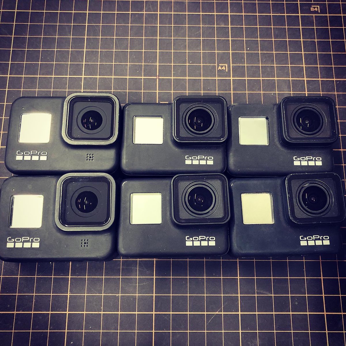 kigaru's tweet photo. 剥きブロほそろそろ8にしよう。
7はどうしよう？電源入らないのやOFF出来ないのあるけど大丈夫と思う
#goproのある生活 #nakedgopro https://t.co/07DbnkIuTI