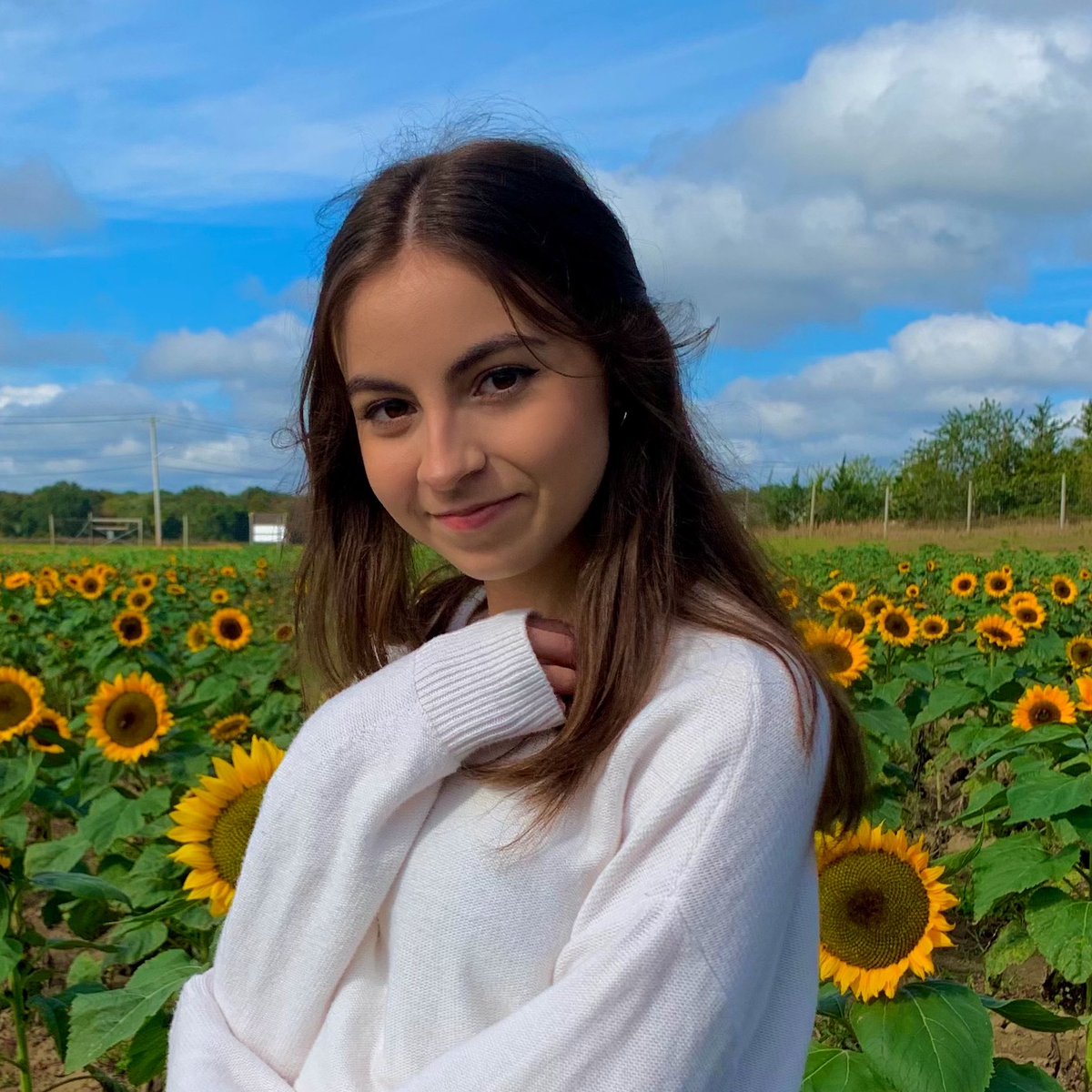 DaPandaGirl5's tweet photo. insta saw it first but i went to go take pictures today!!🌻 https://t.co/ck3V9tuIHO
