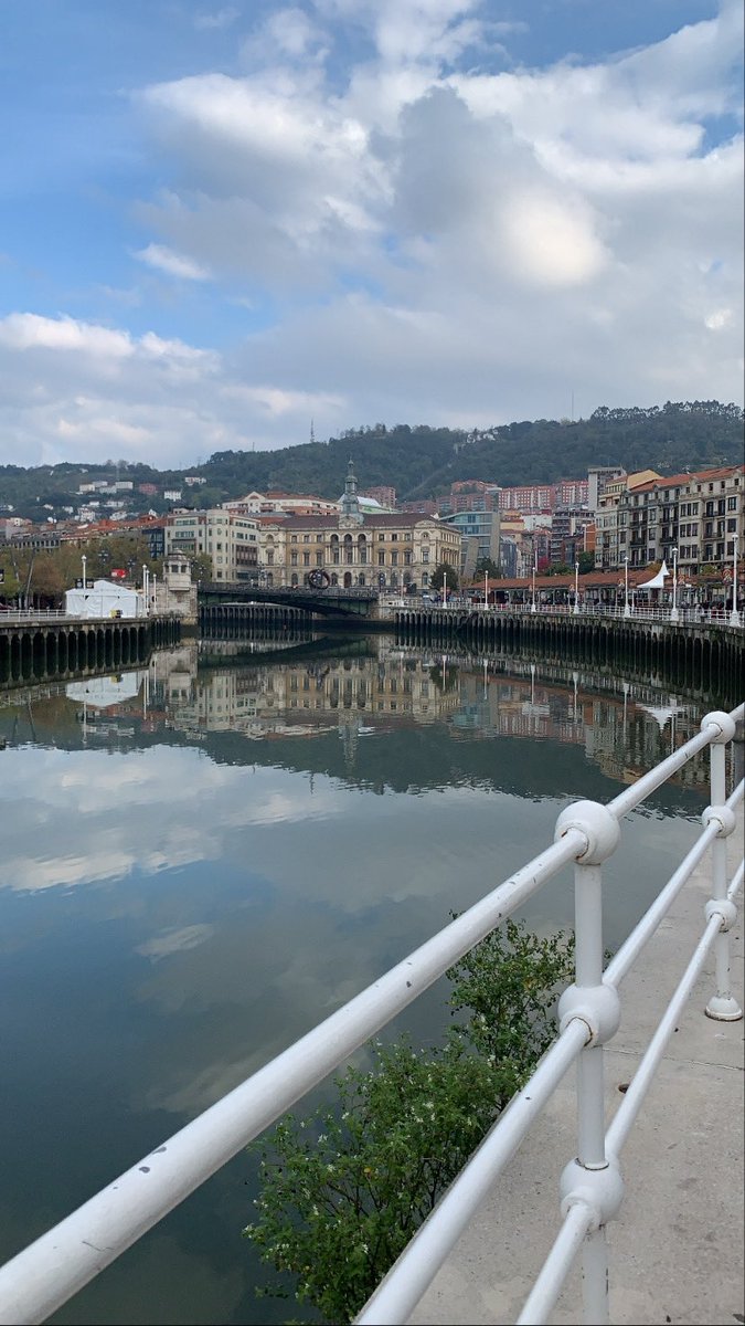 Lorenarb90's tweet photo. Qué viaje tan bonito el de este puente. Euskal Herria 💚 https://t.co/Dhl4CrYjzf