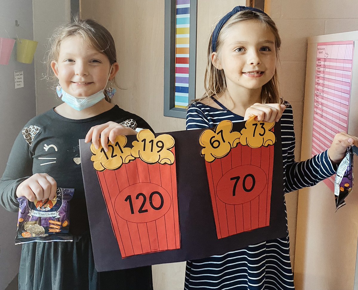 Third grade is poppin! We practiced rounding and ended the lesson with a fun activity and a treat. 🍿❣️🌟