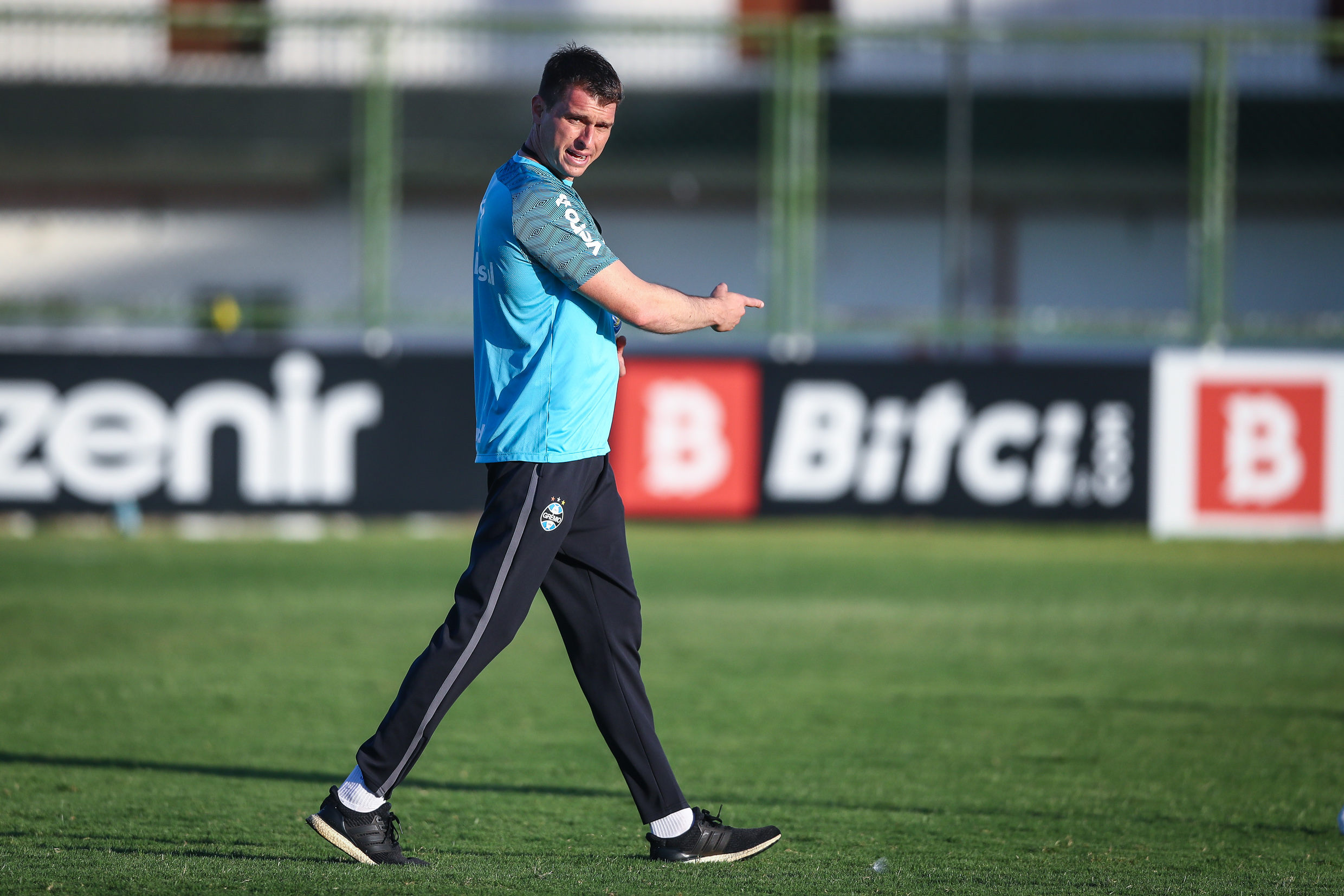 Thiago Gomes comandou trabalho tático para a partida diante do Fortaleza. Foto: Lucas Uebel /Grêmio FBPA