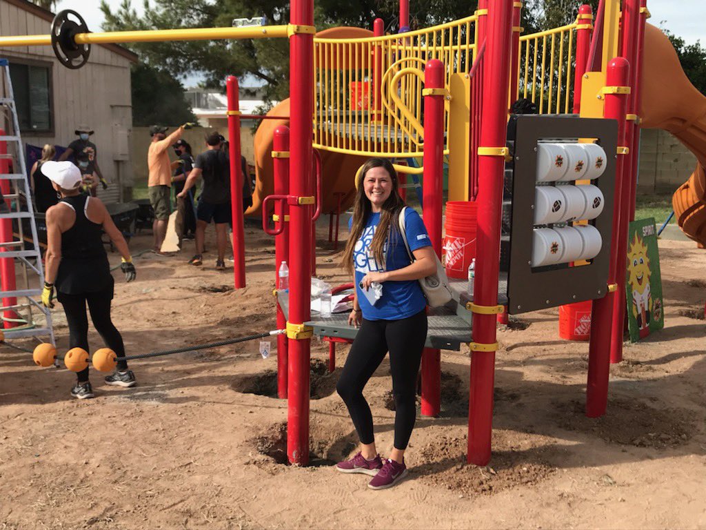 PhoenixToolBank's tweet photo. It has been a minute but we are excited to see #bluetools building playgrounds again and supporting our local nonprofits ππ! We hope @ANewLeafAZ kids LOVE their new @kaboom play area thanks to @FiestaBowlCFBP charities and @SRPconnect and some sweet tools of course π https://t.co/bbsh5QQDMu