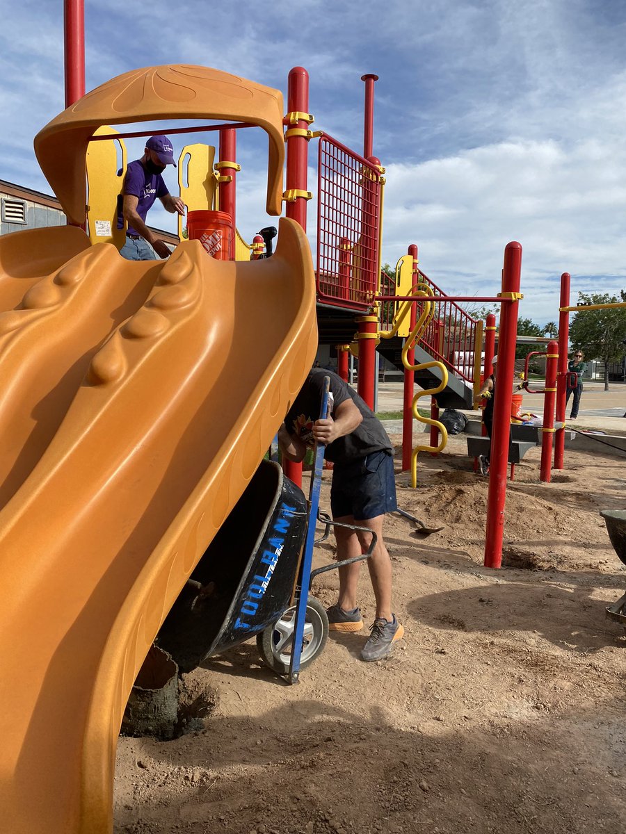 PhoenixToolBank's tweet photo. It has been a minute but we are excited to see #bluetools building playgrounds again and supporting our local nonprofits ππ! We hope @ANewLeafAZ kids LOVE their new @kaboom play area thanks to @FiestaBowlCFBP charities and @SRPconnect and some sweet tools of course π https://t.co/bbsh5QQDMu