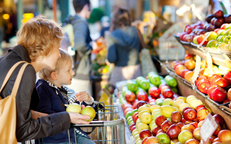 soflovegans's tweet photo. There are many reasons to shop local. Not only can you find an amazing variety at your local farmer’s market, you can also support neighborhood farmers and businesses by doing so, too! Click the link below to view our blog where we share 8 Farmer's Markets you should visit. https://t.co/6UH9Otpqcf