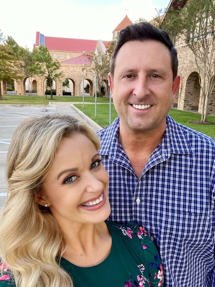 maggiesworld's tweet photo. Our final meeting with Father Troy at #sjvhouston! We officially finished Catholic Marriage preparation 🙏🏻Next up 👰🏼‍♀️🤵🏻💒

#countdowntoido💍 #catholic #catholicwedding #futuremrandmrs #bridetobe #marriage #houston #houstonweddings #countdowntocooney https://t.co/UiKTpky5EM