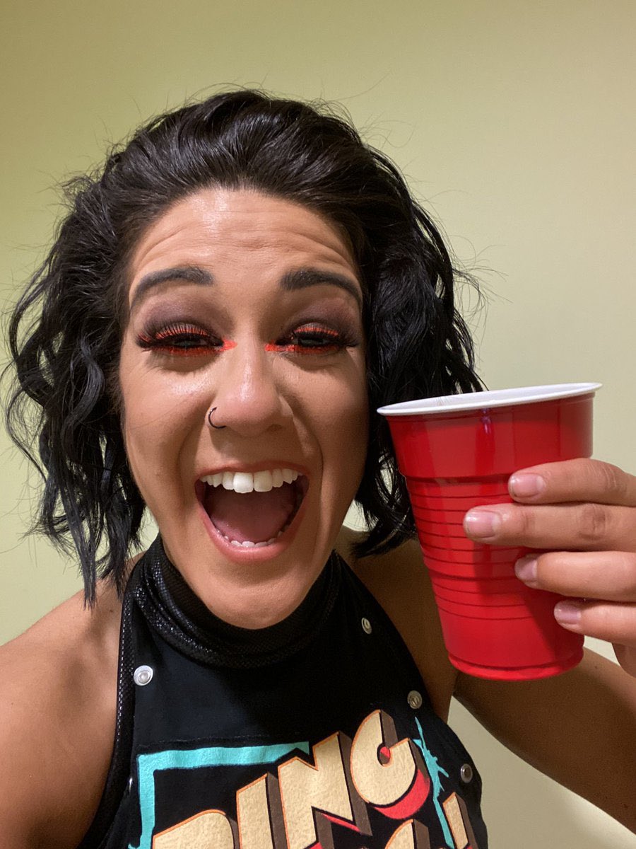 bayleywwe tweet media