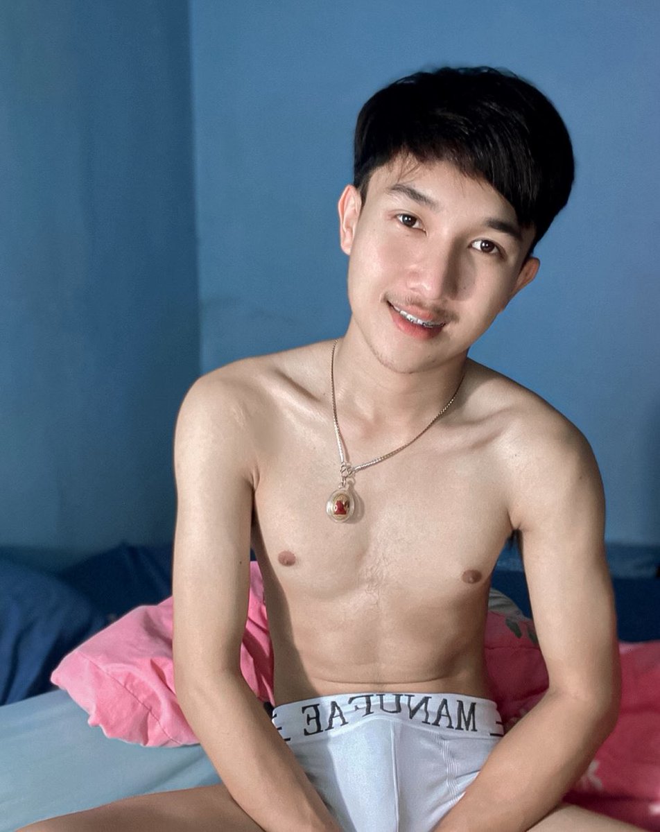 ยิ้มไม่ค่อยเก่ง ต้องมีคนสอนแล้วมั้ยยย 🍒🤪 #รถเก๋งค้าบ