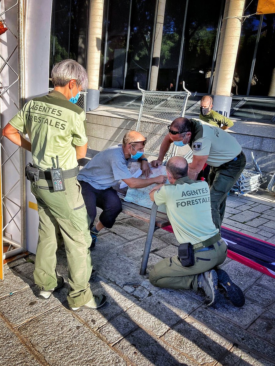 ismacercedilla's tweet photo. MUCHAS GRACIAS a los AGENTES FORESTALES  #ASEM112 @112cmadrid @ComunidadMadrid @squalius por su importante colaboración con @RSEAPenalara en @GTPenalara  guiando recursos y apoyando en urgencias por los caminos de #sierradeguadarrama mientras vigilan y cuidan el @PN_Guadarrama https://t.co/nIu1k5fudm