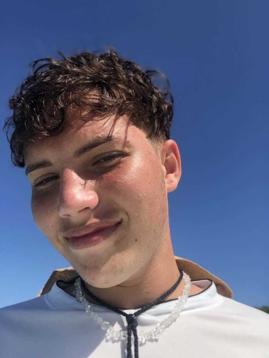 perdomo_bryan_'s tweet photo. <3⛱️ https://t.co/Wl1NjWAa8x