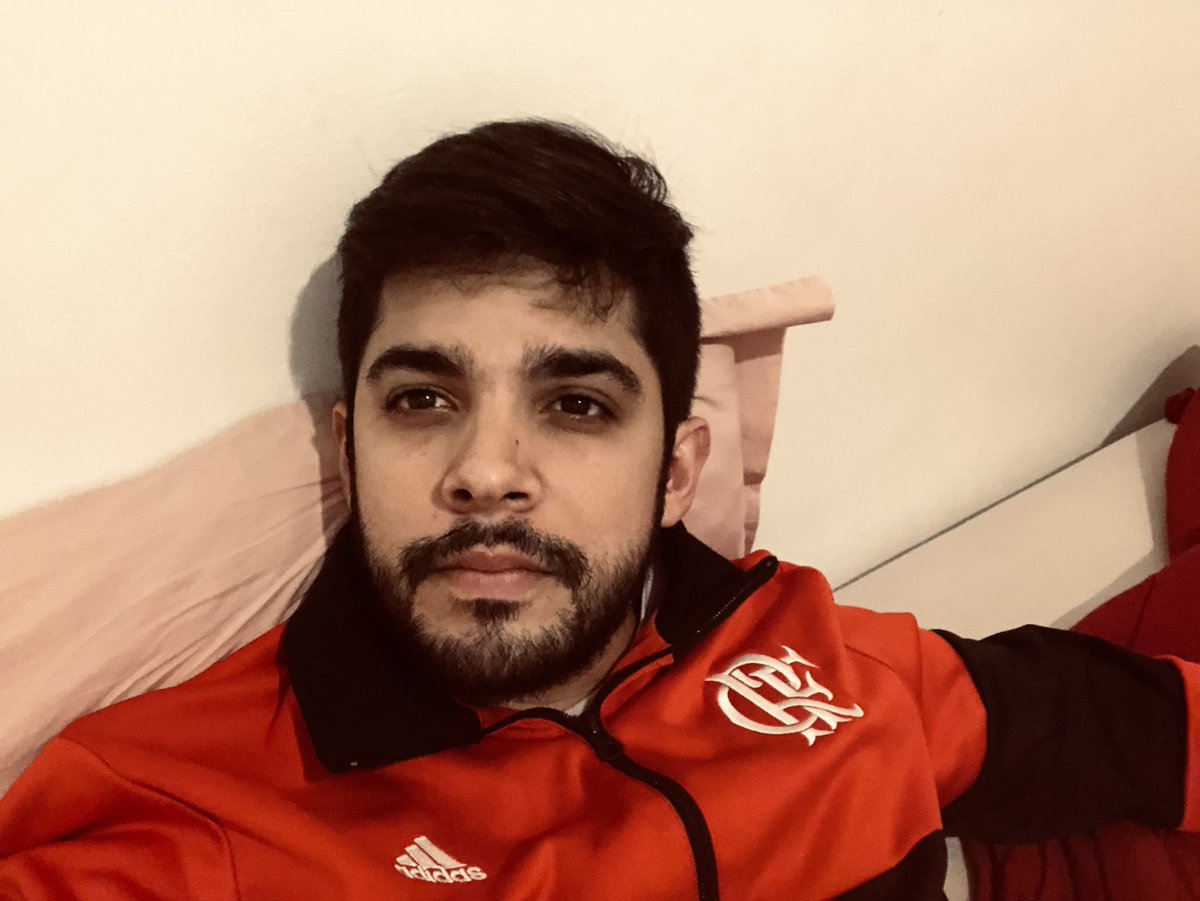 lasmarcrf's tweet photo. Só pra mostrar meu casaco #fRiodeJaneiro https://t.co/xaKx6S0tT4