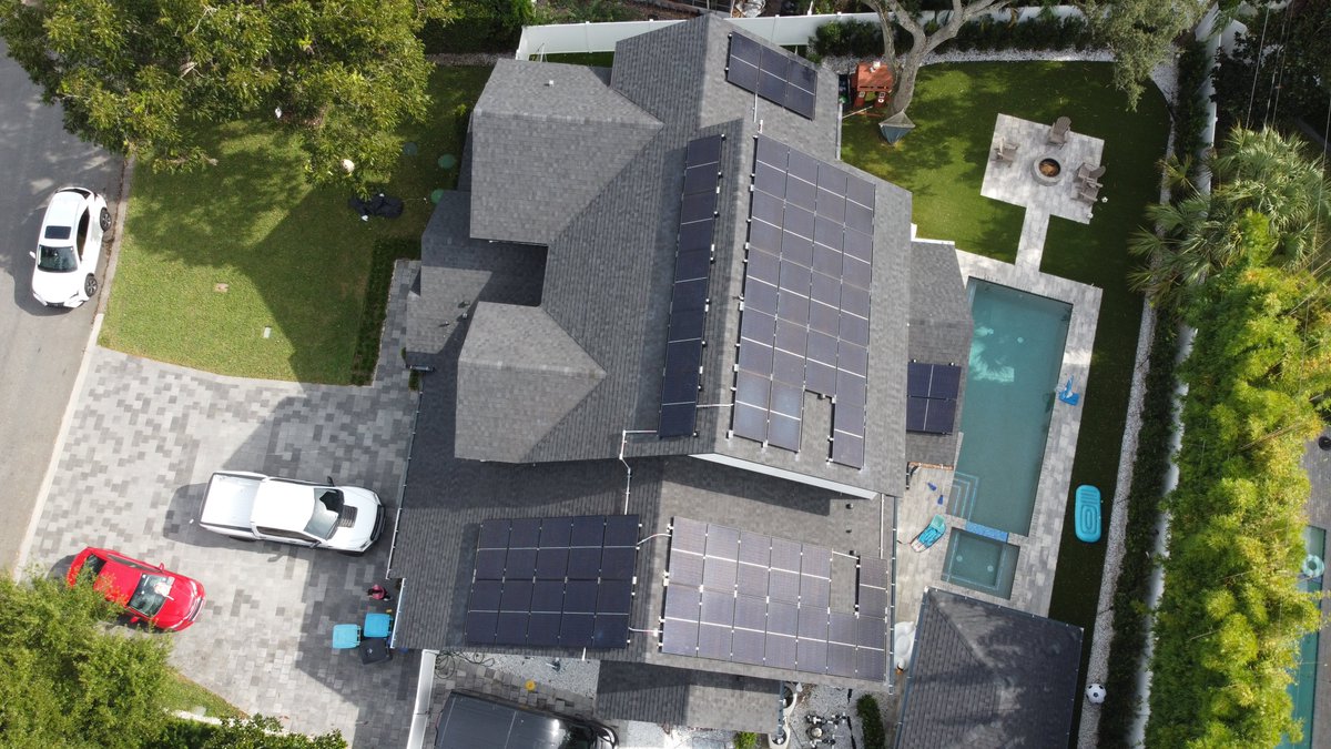 SunVenaSolar's tweet photo. One of our newest solar owners, Jason, contacted SunVena to design a solar energy system for his beautiful home that was just as aesthetically pleasing as it is efficient, and we were happy to deliver! #solar #solarenergy #solarcompany #solarpower #florida #greenenergy #fl https://t.co/eG4fObcuqz