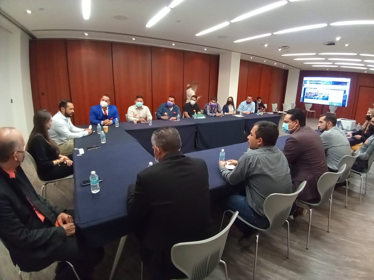 JlgEder's tweet photo. Agradezco a mi amiga, @sasildeleon por recibirnos en el Senado de la República y platicar de los proyectos que tenemos como PES Michoacán de la mano de nuestros representantes en la función pública. ¡Estamos seguros que juntos podemos hacer grandes cosas para el país! #ElPESVive https://t.co/hy7AgaBQrp