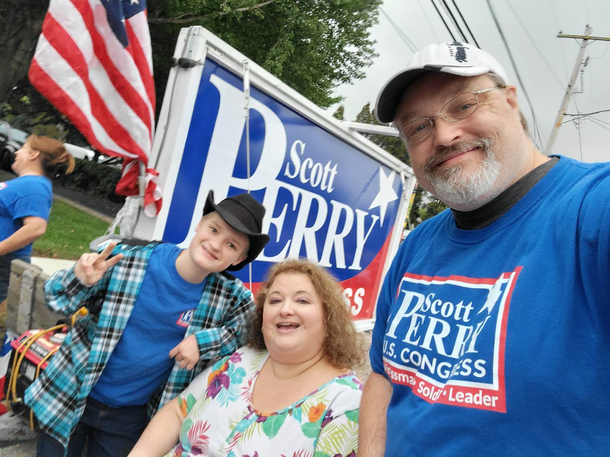J_TheRepublican's tweet photo. @RepScottPerry 
@DowntownMechPA #HalloweenParade
#PatriotsForPerry https://t.co/KbhRmTnqWT