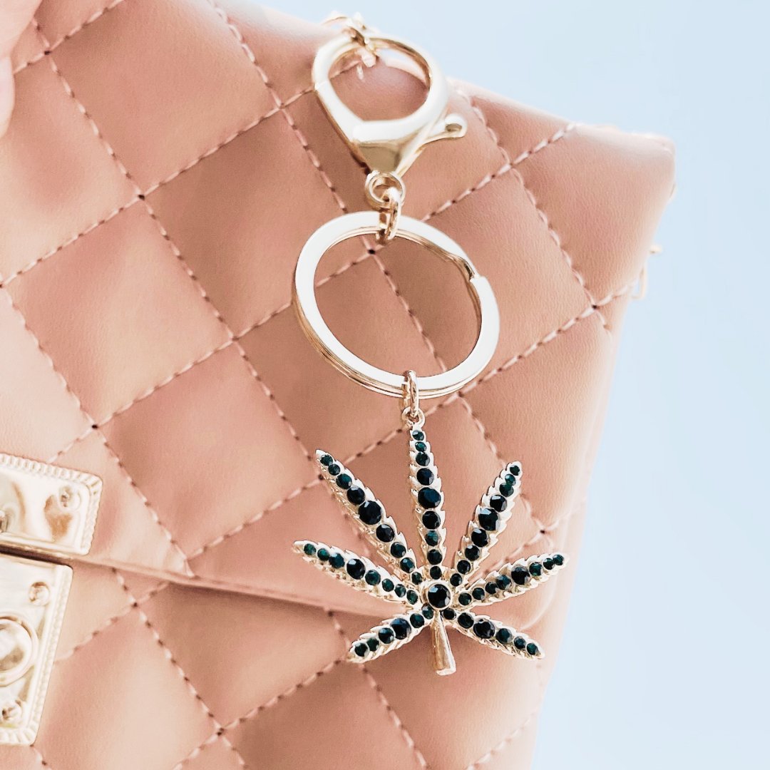 ThinkHempChicks's tweet photo. Cannaqueen on the go and still stay classy 💁‍♀️
.
.
#cannaqueen #onthego #keychain #hemp  #420style #classy #stayclassy #hempcommunity #hempawareness #cbdawareness #cannalove #hempoil #womeninweed #hempapparel #hemplife #cbdhemp #thcchicks #thinkhempchicks #wellness https://t.co/adE1d5Dsle