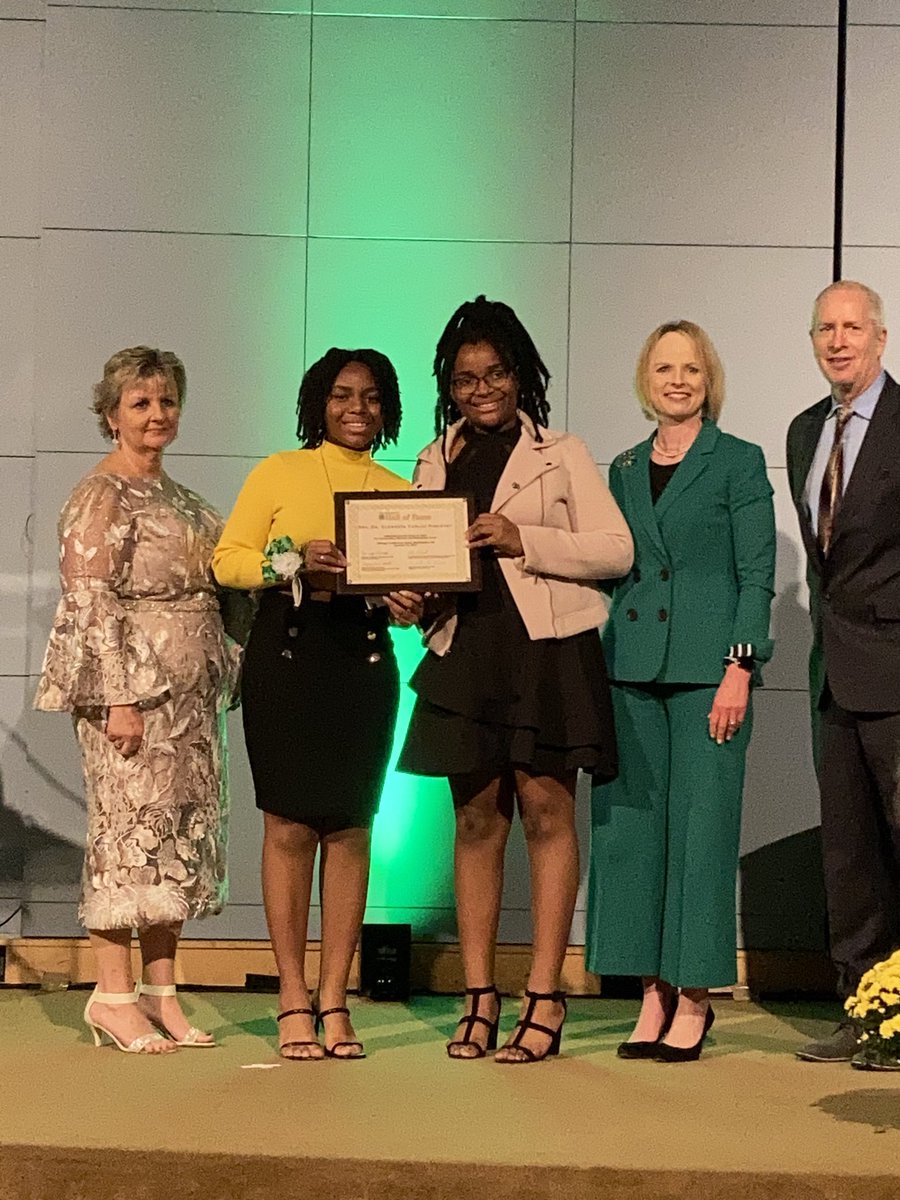 southcarolina4h's tweet photo. Honored to have #SC4H Alumnus, Rev. Dr. Clementa C. Pinckney inducted into the @4H Hall of Fame this evening. His award was accepted by his daughters, Eliana and Malana, both 4-H members. @JenniferPinckn1 @JSirangelo https://t.co/wXfIWcikbu