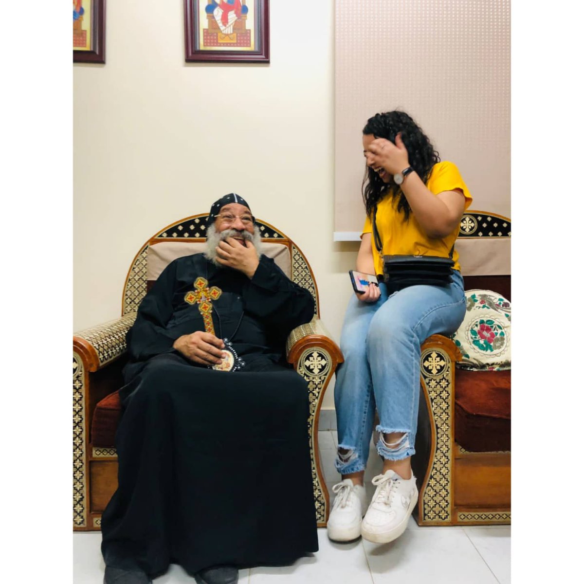 Marinaatta4's tweet photo. مراحل التصوير مع القمر 😍✨❤️❤️❤️ https://t.co/1bWefmmsZG