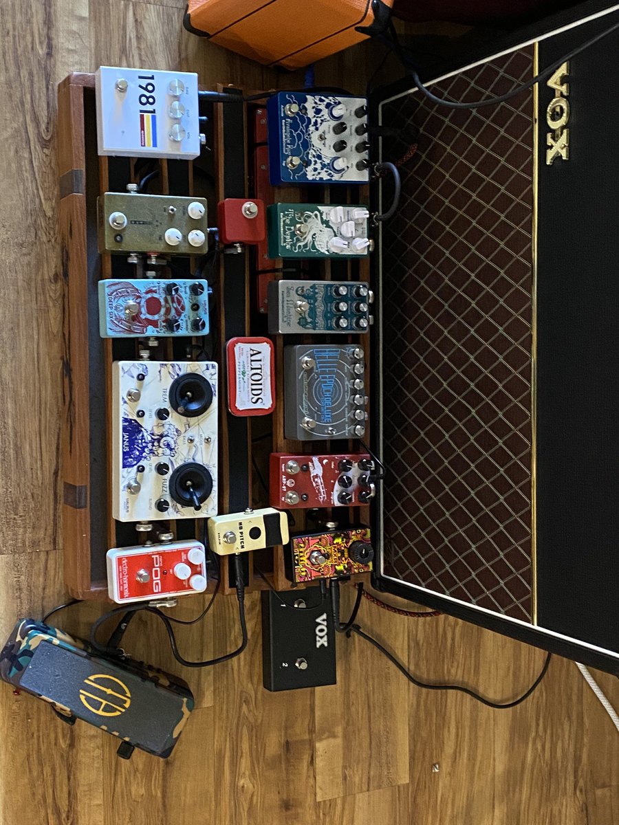 DevonPassero's tweet photo. It’s been a hot minute since I had the time to arrange the board. Forgot how much time it can take but not how much fun it can be to zen focus on something so simple.
#pedalboard #guitargear #VoxAmps #guitar #stompbox https://t.co/8EqTSSuBC2