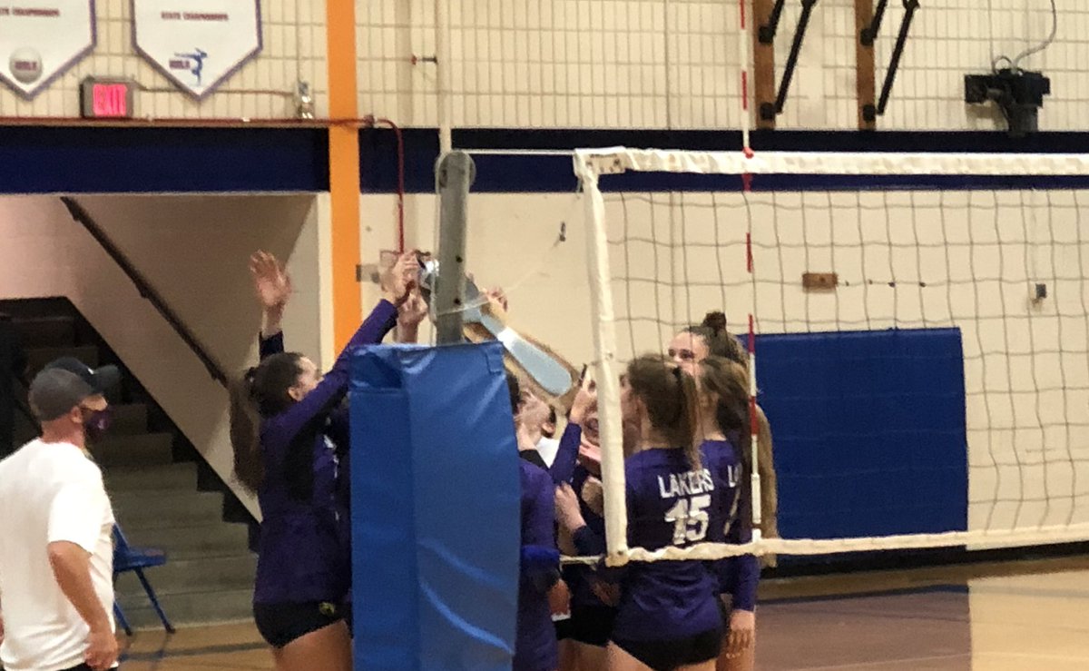 SWHSBALLZ's tweet image. beat washboo last night 3-0 crushed every game. woman laker vollyballers also won a comically large spoon that will be hanged in the auditorium !