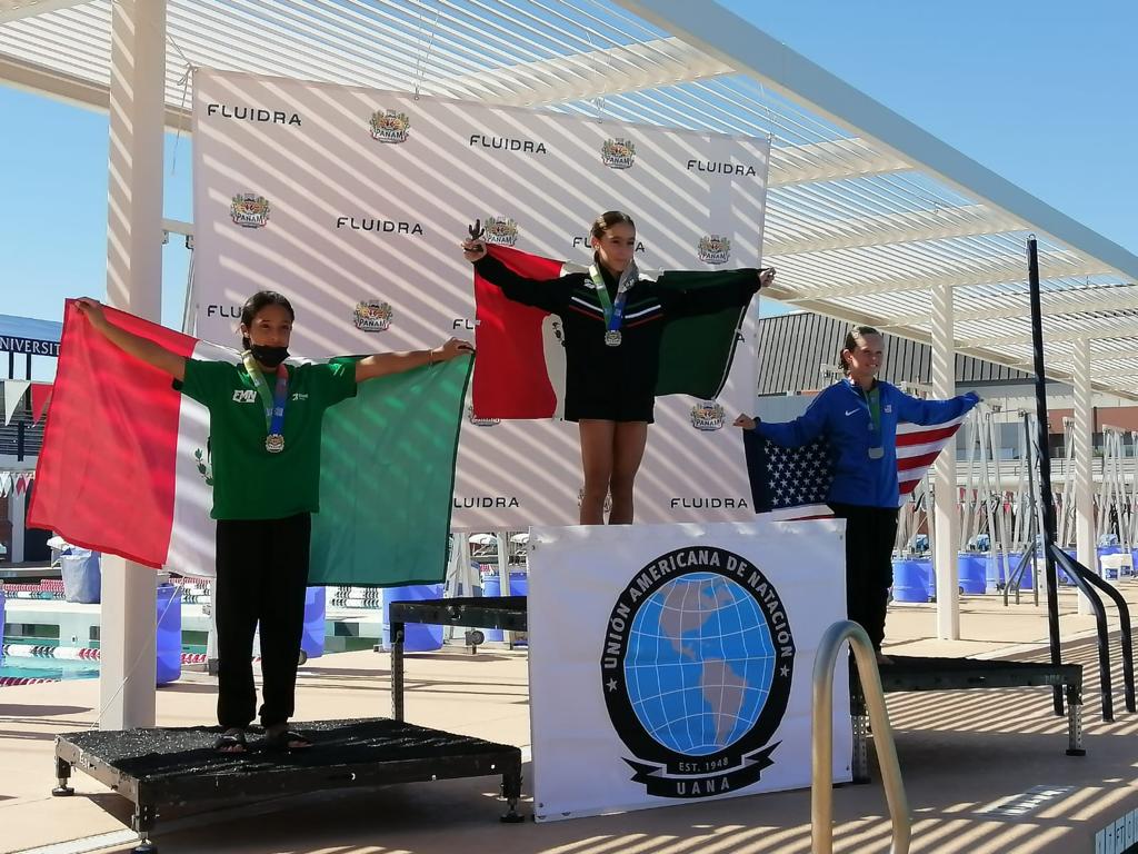 FemexNatacion's tweet photo. #FMNInforma
Gracias @ArenaSwimMX por apoyar a las jóvenes promesas de #Clavados en los pasados 2021 UANA Pan American Junior Diving Championships
🇲🇽 regresa con una cosecha de 21 preseas:
8️⃣🥇
4️⃣🥈
9️⃣🥉 https://t.co/5BwSfvgEED