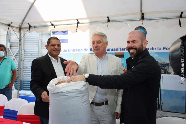 Nuestro gobierno recibiendo el trigo como parte del fortalecimiento y mantenimiento del precio del pan 
#OctubreVictorioso 
#Nicaragua
#FSLN2021 
#AdelanteSiempre