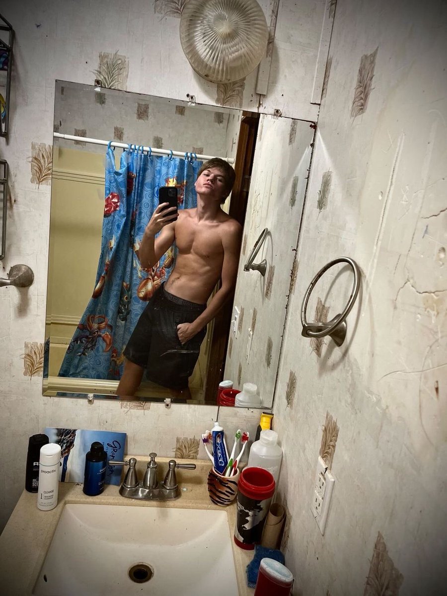 aestheticteens0's tweet photo. Twitter: @Tylerroyboi 
IG: https://t.co/7s4y80X2pc https://t.co/C3hZtMrX1b