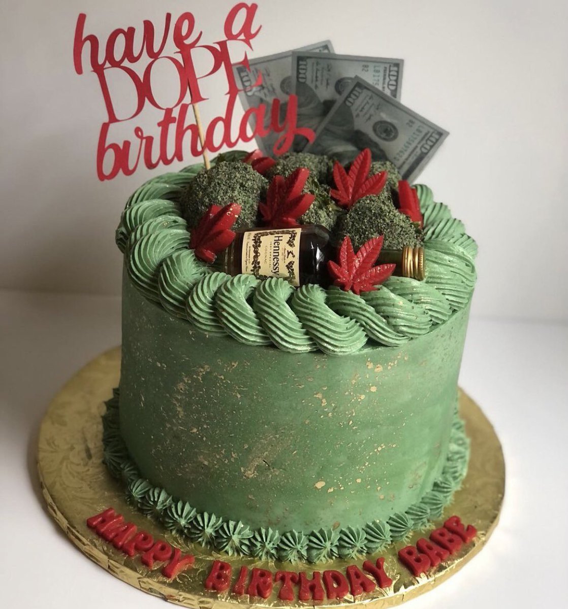 SanjuanaG_'s tweet photo. Hey Twitter can I please show off my small business one more time 🥺 
Follow me on Instagram @ sjs.sweets 💜 https://t.co/cFQ3yF8iLe