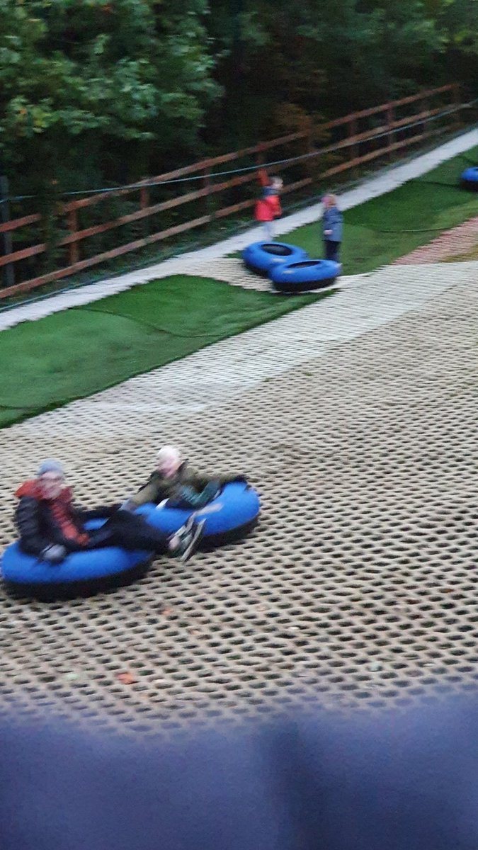 Belmontscouts's tweet photo. Beavers had an excellent night Snowtubing @WhickhamThorns Thank you for a great night. https://t.co/8VQCzXHUAe