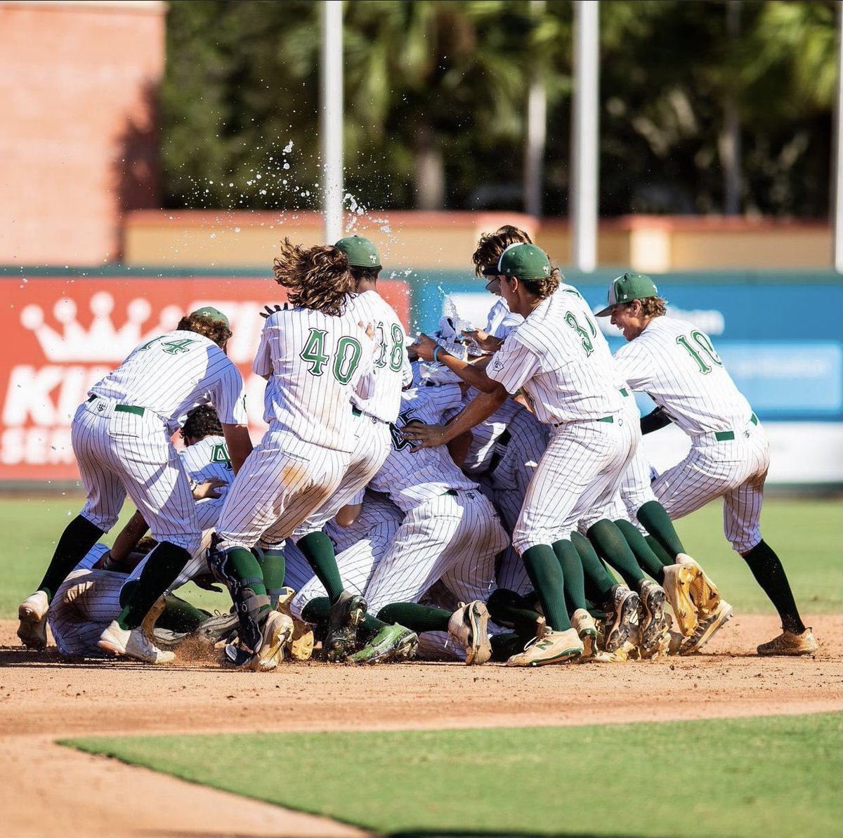 Very proud to play for this organization since I was 8u and winning this means so much to <a href="/OstingerAcademy/">Ostingers Baseball</a>  and all of us players and coaches! Proud to be an O🐝!! Congrats fellas what a ride it was! #poweroftheO #WWBA Jupiter