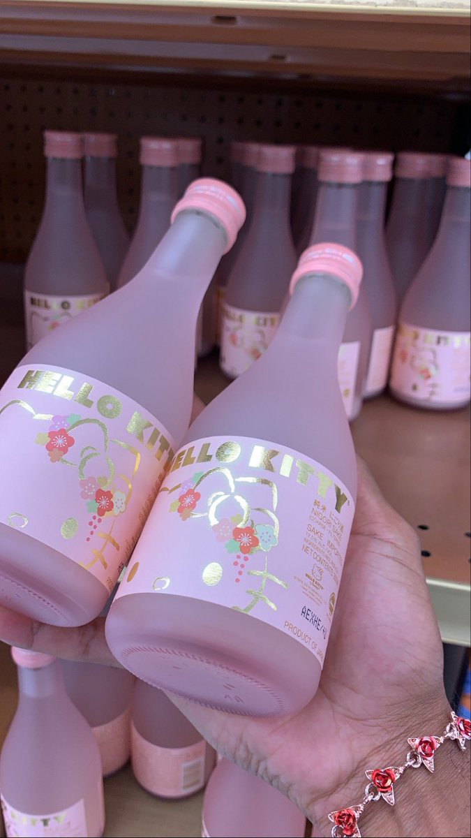 JamesTheNigga's tweet photo. Look what I found and got to try out today #hellokitty #hellokittysake https://t.co/6nByyVo856