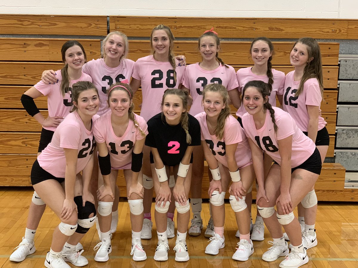 amygerstner_'s tweet photo. 16-0-1!!!!  What an amazing season!!!  So proud of this group!!! 🖤💛🏐😆#BKVB https://t.co/0ceuIB3pOZ