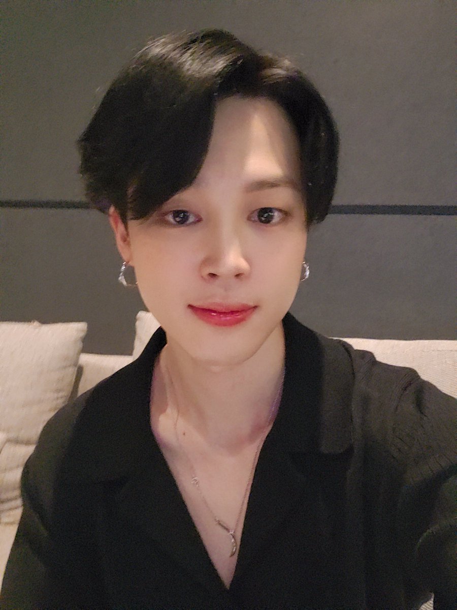 springpjiminie's tweet photo. Parabéns aaaaa 
#HappyBirthdayJimin #JIMINDAY https://t.co/mkRrMQZ6ha