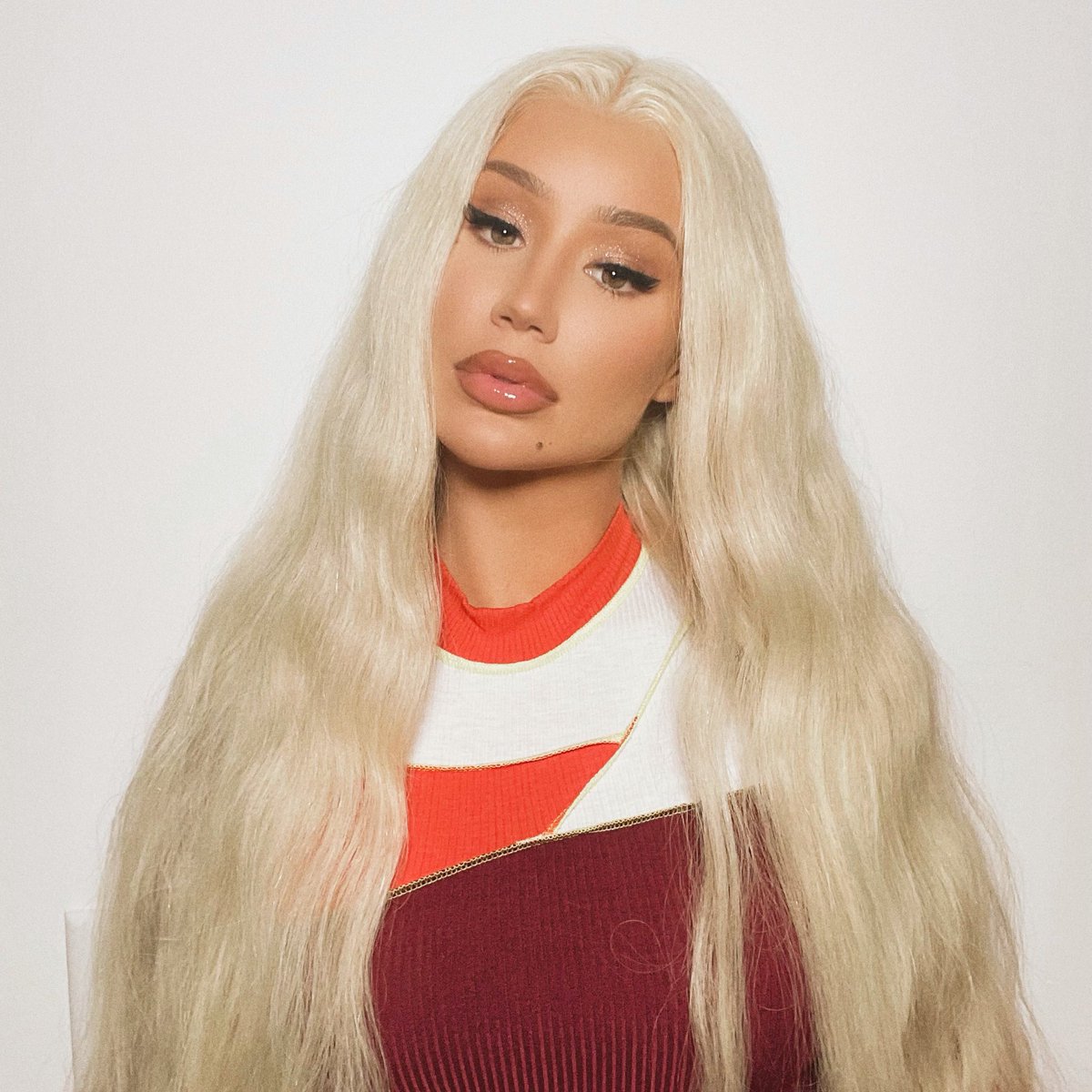 iggyreport's tweet photo. 🚨 ‘Is That Right’ // Spotify

#IsThatRight by @IGGYAZALEA &amp; @BIABIA hit over 2.5 MILLION streams! It has;

2,527,423 streams (+26,004)

This is great for a non-single! Keep streaming &amp; spread the word! #IggyBIA #StreamITR

STREAM: https://t.co/RziHIvX0g3

#Iggy #BIA #TEOAE https://t.co/oJGE1llI7g
