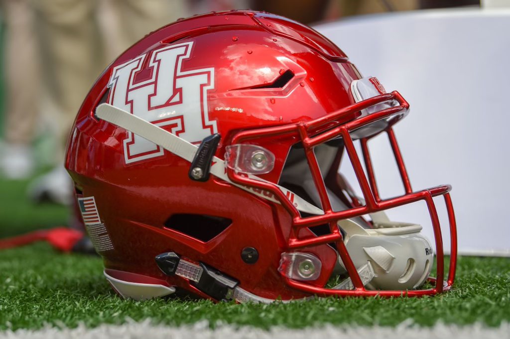 JollyEzell's tweet photo. Blessed to receive a offer from the University Of Houston @Doug_Belk @UHouston @Coach_LaFavers @CoachKScholz @coach_perrone12 @RPHS_FB https://t.co/kNd6PgCmBQ