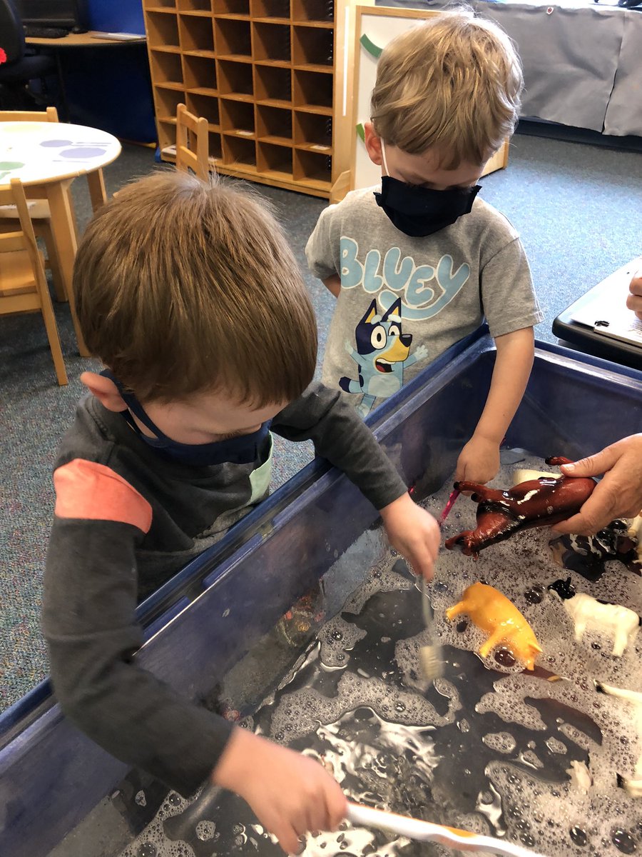 ecwithmisskim's tweet photo. Mrs. Wishy Washy fun! https://t.co/ryTsFKxQt8