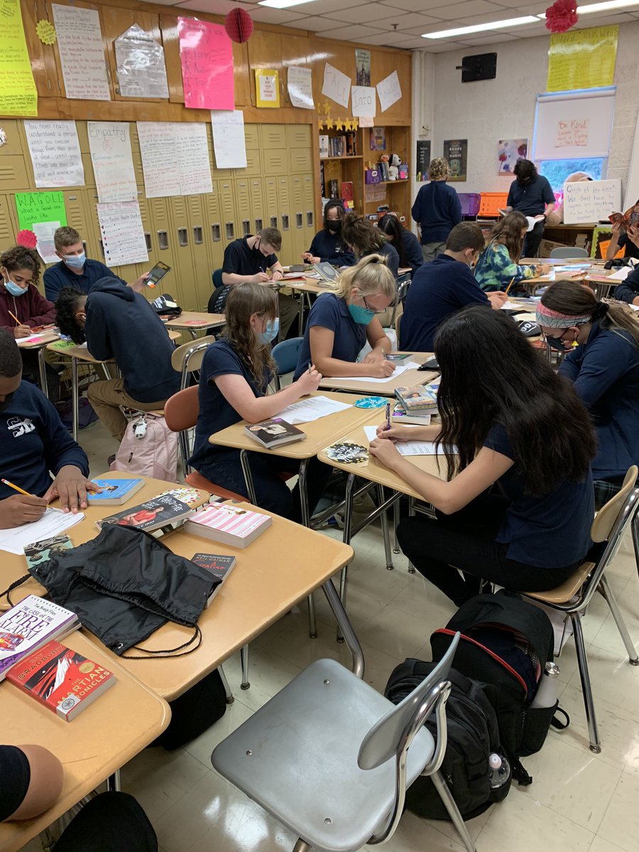 LindseyMuldoon's tweet photo. Book Tasting Day is one of my favorite days! 💙@ShueMedillMS https://t.co/KERhQ6JX6V