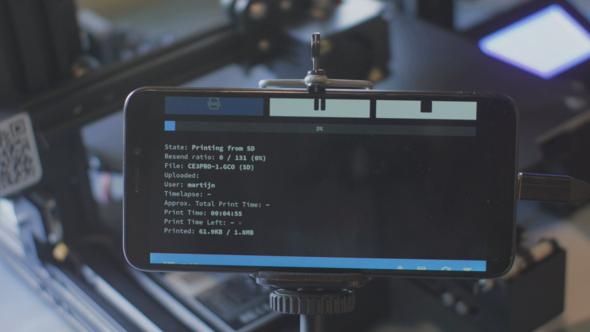 Thanks to all our listeners who stuck with us for ten episodes already! 🥳

Besides the fancy #octoprint on #pinephone setup shown in the picture, this time on #postmarketOSpodcast:

* #swmo (#sxmo)
* #waydroid
* #xfce4 / #mate
* msm-fw-loader
* mkinitfs

cast.postmarketos.org/episode/10-SWM…