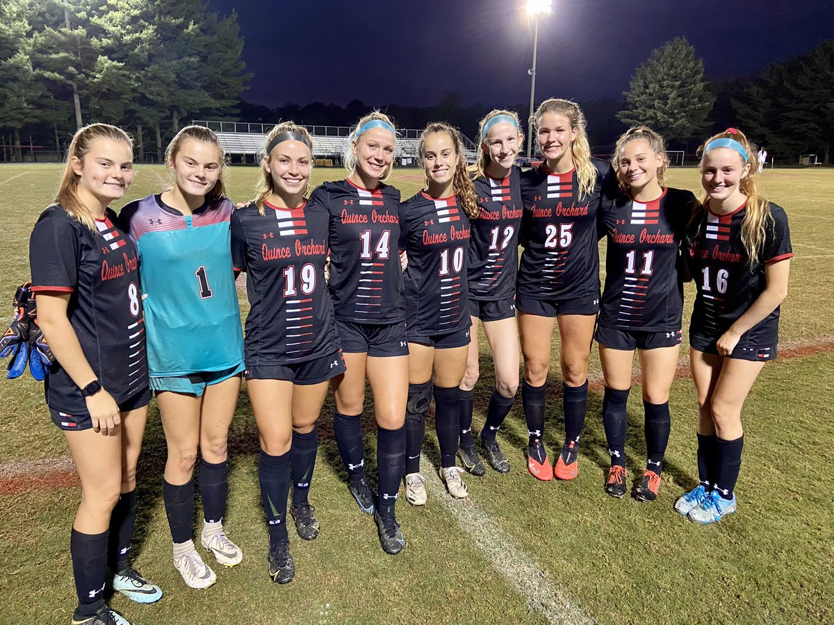 Thomas4Leaders's tweet photo. Senior night for our girls varsity soccer team! ❤️ them all!!! 🙌🏻🐾❤️⚽️@QOGS @QOAthletics https://t.co/DvAADUk6gR