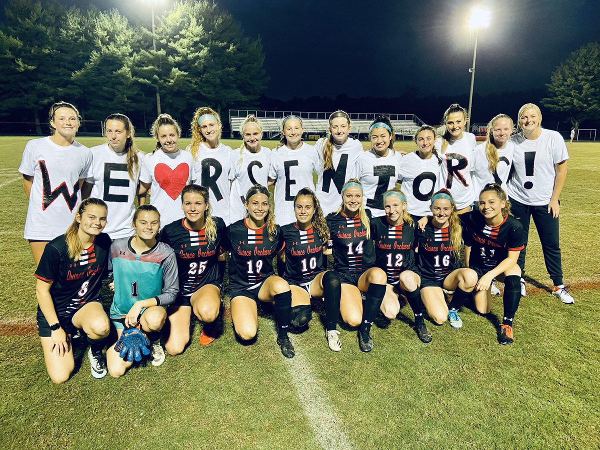 Thomas4Leaders's tweet photo. Senior night for our girls varsity soccer team! ❤️ them all!!! 🙌🏻🐾❤️⚽️@QOGS @QOAthletics https://t.co/DvAADUk6gR