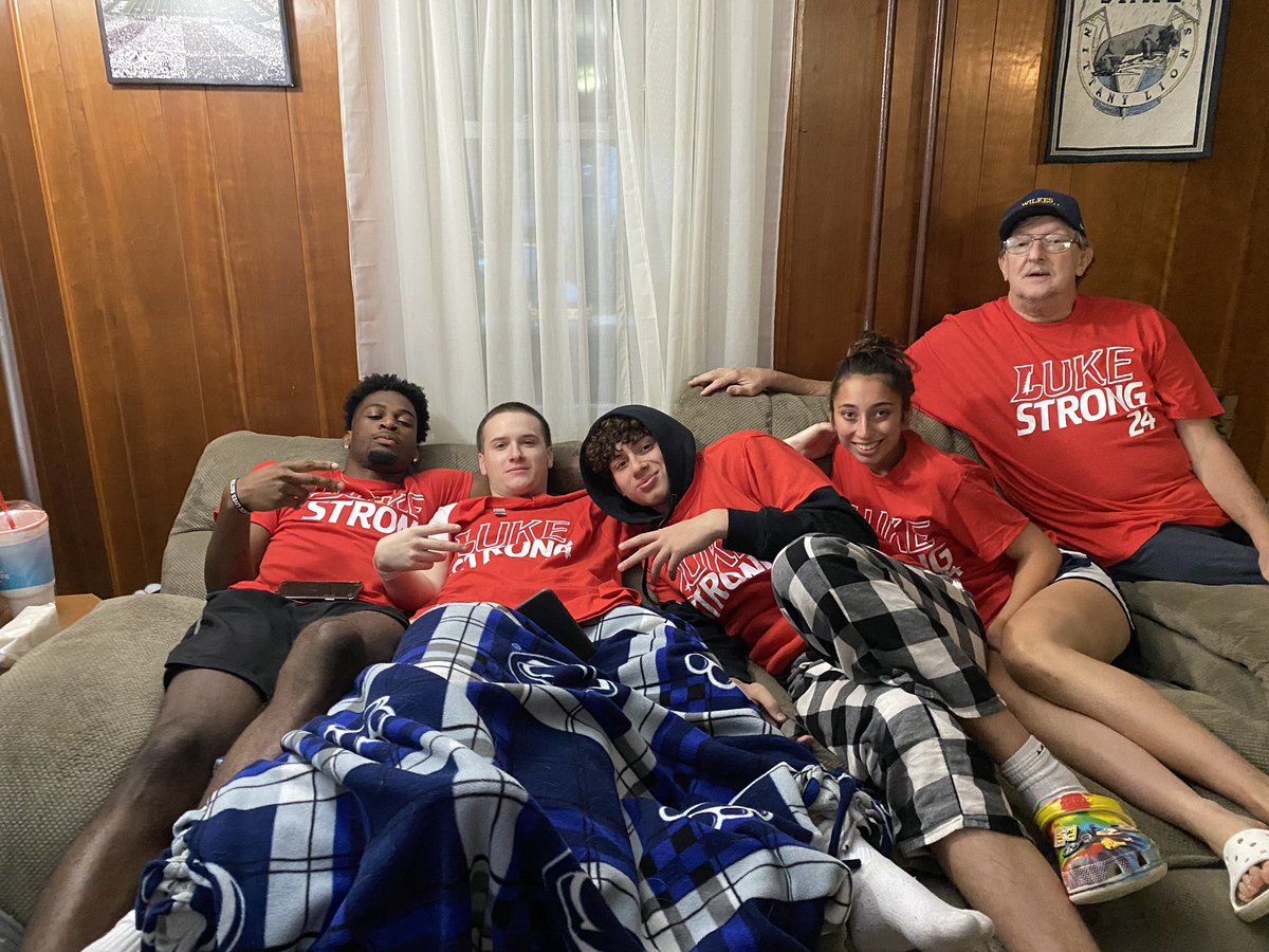 Ebbie24's tweet photo. @lukecollins24 ACL surgery went well today and he is home and recovering with his team ❤️🏀🥰 #lukestrong #cedarnation https://t.co/nP73abjJXz
