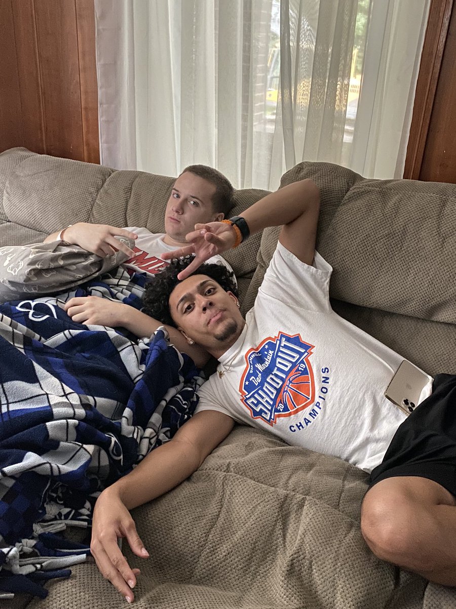 Ebbie24's tweet photo. @lukecollins24 ACL surgery went well today and he is home and recovering with his team ❤️🏀🥰 #lukestrong #cedarnation https://t.co/nP73abjJXz
