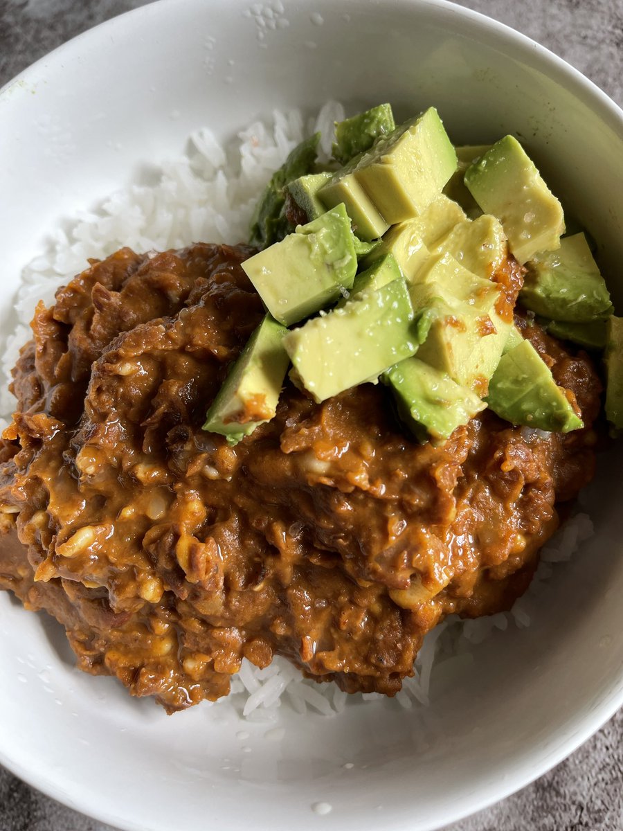 PlantBasedBre's tweet photo. (V) refried beans from dry pinto beans.
#plantbasedpath https://t.co/qjq2Bf6JqZ