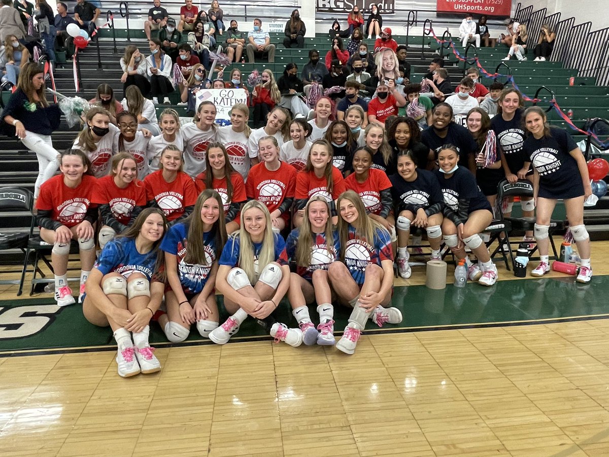 NordoniaVBall's tweet photo. Happy Senior Knight!💚🏐🤍 https://t.co/Qje8PnbZSg