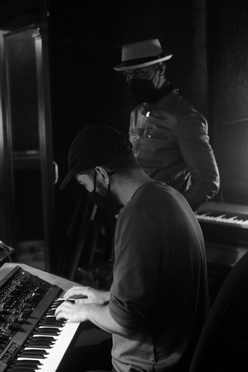 THEK0UNT's tweet photo. Dope session with @aloeblacc today 🔥🔥🔥 https://t.co/HqcQFZCfqs