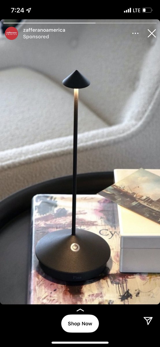 jeffrey_nice_'s tweet photo. what the fuck is going on with this lamp https://t.co/40XYWrG6GS