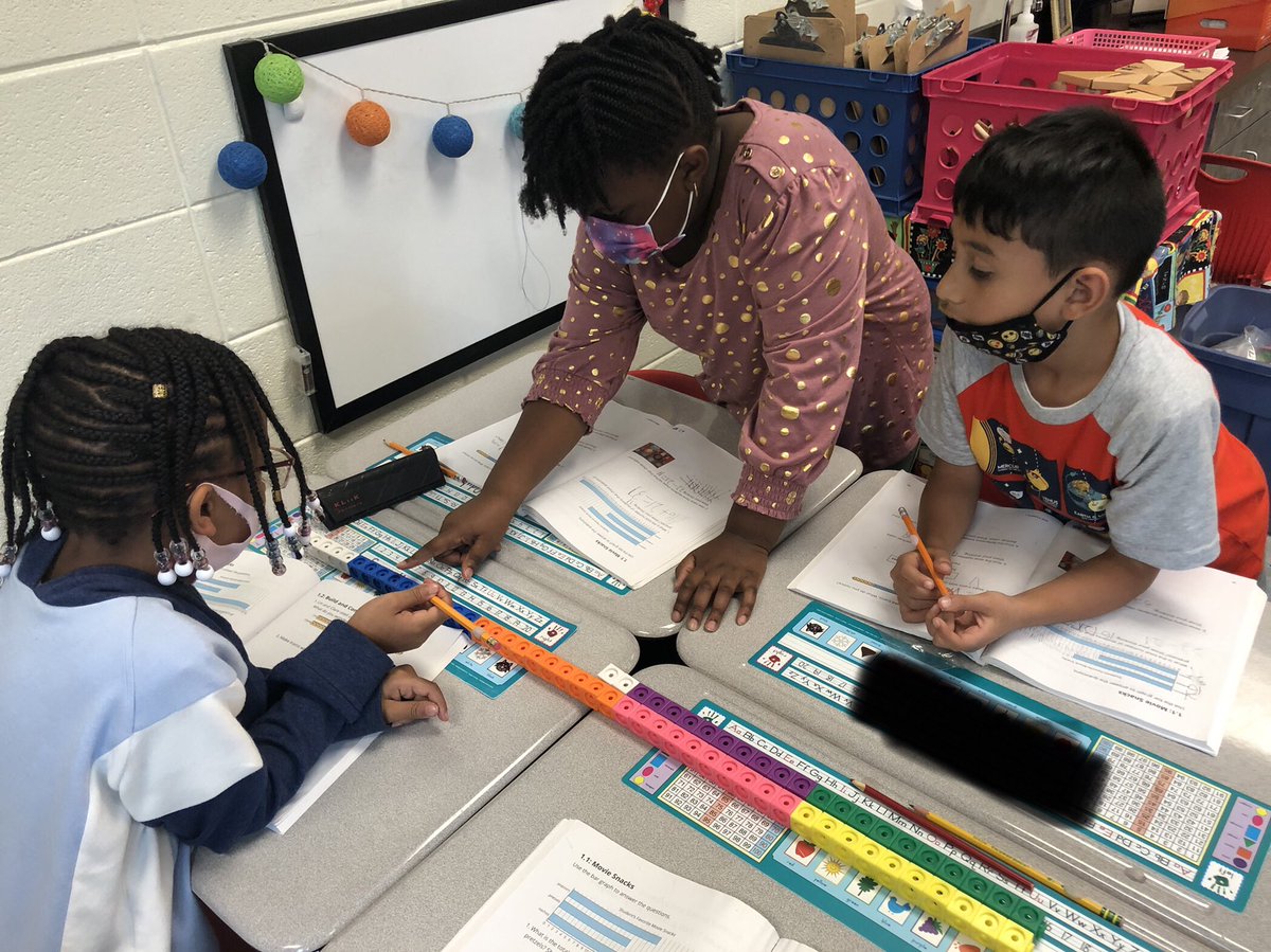 ShakerIRT's tweet photo. Lots of great discussion as these 2nd graders built and compared numbers today. @NealBlueCrabs https://t.co/B4aBqYG8eH