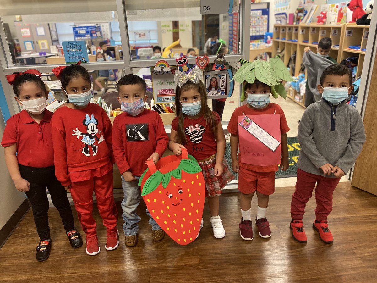 FonwoodECC's tweet photo. Today @FonwoodECC, our Tiger Cubs 🐯came dressed in their favorite Vegetable and Fruit colors celebrating #NationalLunchWeek! Yummy, Yummy, we’re HUNGRY!!!👅
🥦🍇🌽🍓🥬🍉
@ESO3_HISD @HISDECH @HilarionMartin1 @HISDNutri @TeamHISD https://t.co/lMnxlEWwfZ