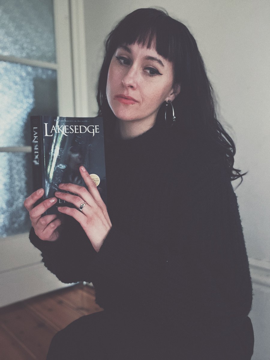 lyndall clipstone (@lkclipstone) on Twitter photo Happy book birthday to <a href="/TitanBooks/">Titan Books</a> LAKESEDGE 🕯️🖤 titanbooks.com/70576-lakesedg…
From a wistful daydream to publication in three + countries, I am so grateful to everyone who has made this possible xx Happy book birthday to <a href="/TitanBooks/">Titan Books</a> LAKESEDGE 🕯️🖤 titanbooks.com/70576-lakesedg…
From a wistful daydream to publication in three + countries, I am so grateful to everyone who has made this possible xx