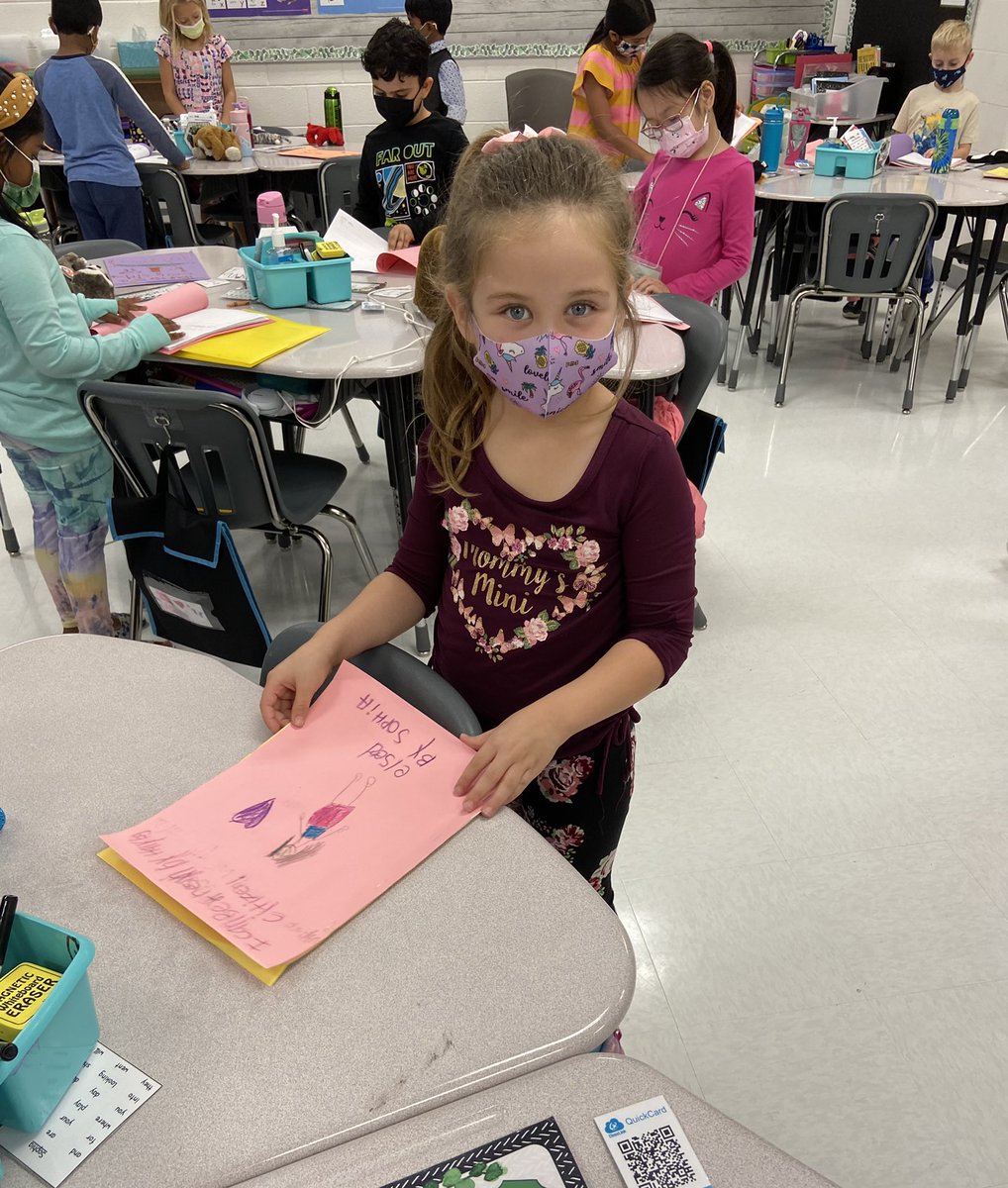 Today we celebrated publishing our first book in first grade! We loved reading our classmates books and sharing compliments through positive feedback afterwards 💙💚