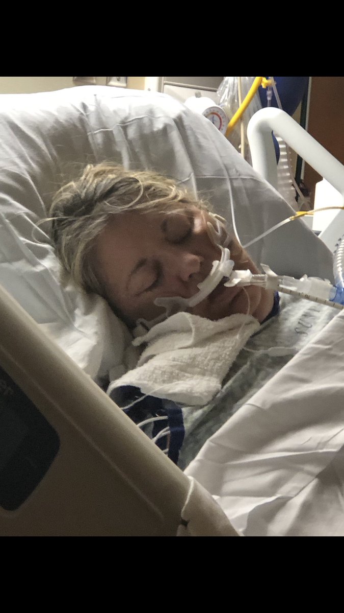 Clammyjonez's tweet photo. Nurses are taking good care of her and are super super nice unfortunately I can’t go and see her since only one person can see her and my dad went to be with her hopefully everything will get better 😔 https://t.co/g1MZhz4LJD