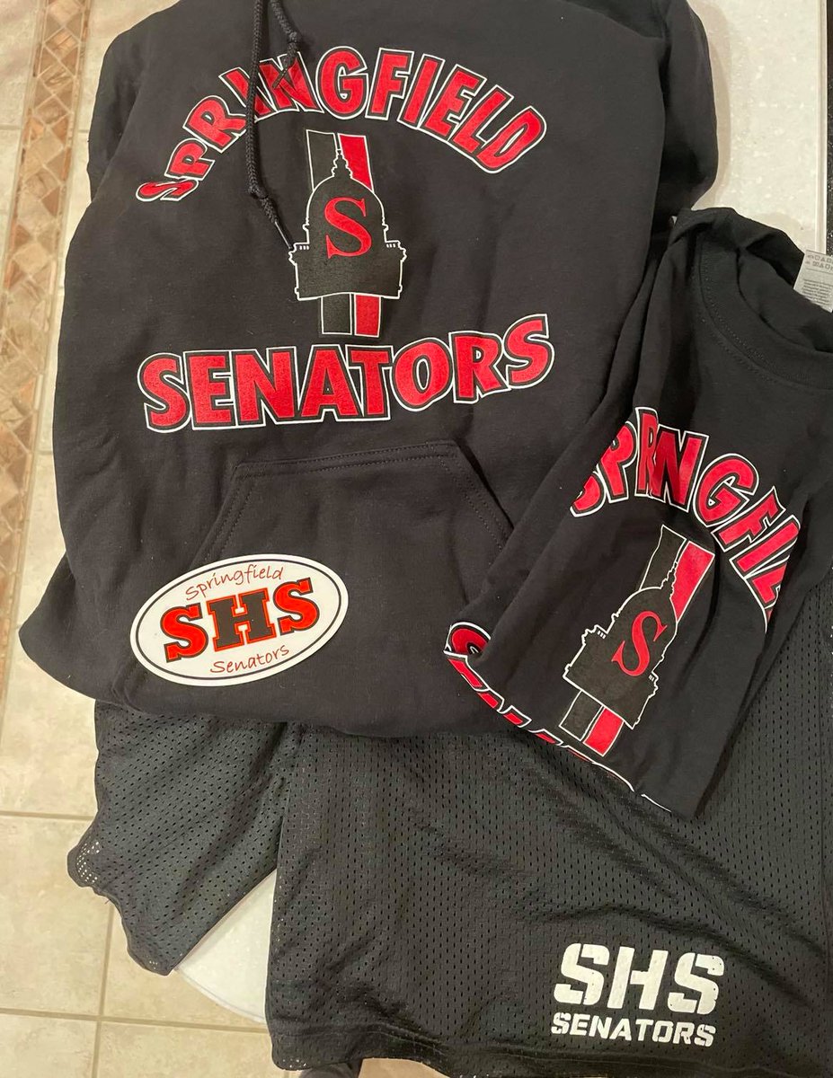 SHSBoosterClub1's tweet photo. ❤️🖤PRIZES Part 2!!!🖤❤️FOLLOW, LIKE and RETWEET this post for a chance to win some Senator Swag!! When we get to 25 RT's, a random winner will get to pick from this pile! #shsboosters #SenatorPride #solonfever #RedBlackSpringfield #Iheart186 https://t.co/3QrjTYv41E